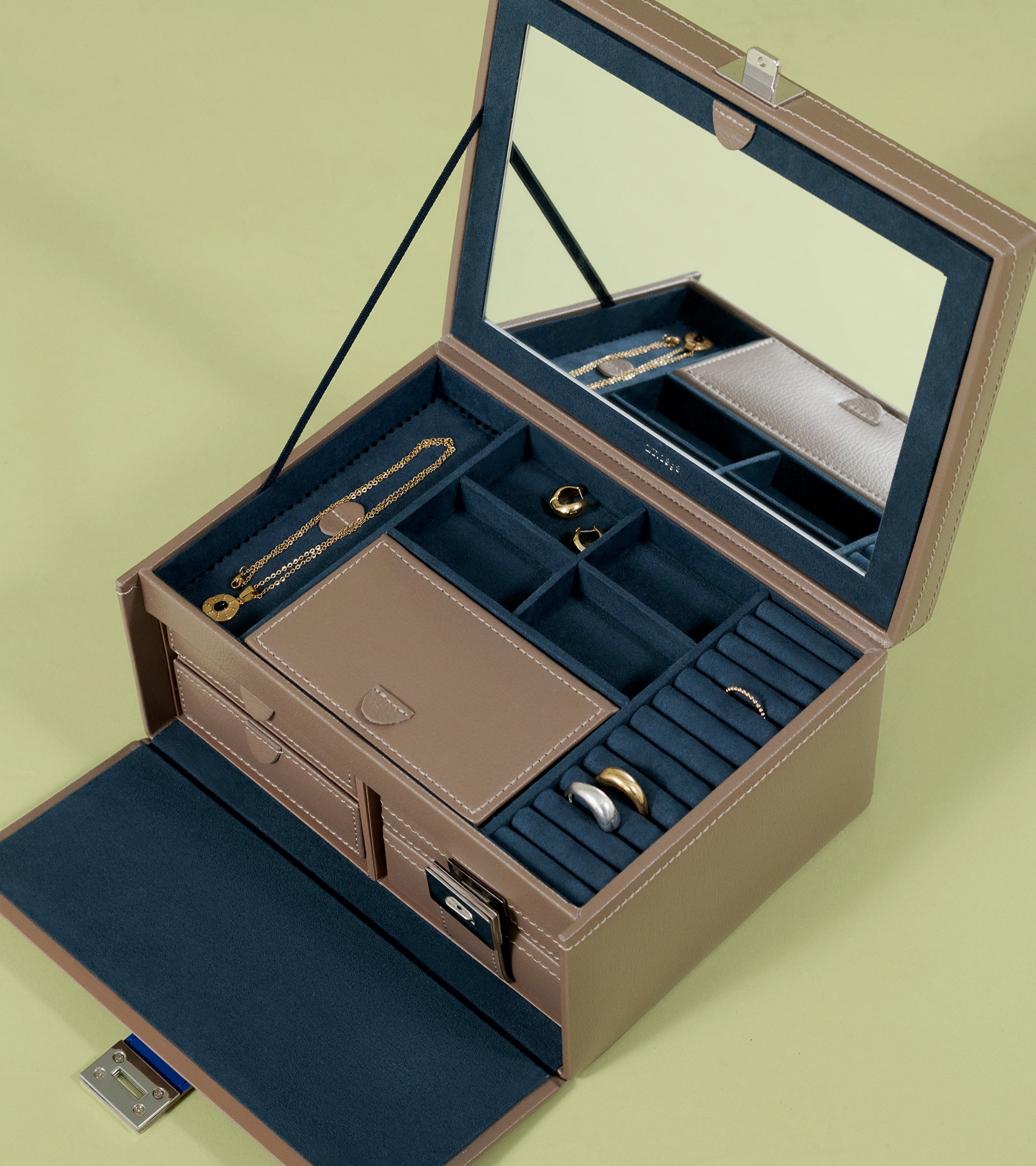 Grande boite à bijoux en cuir