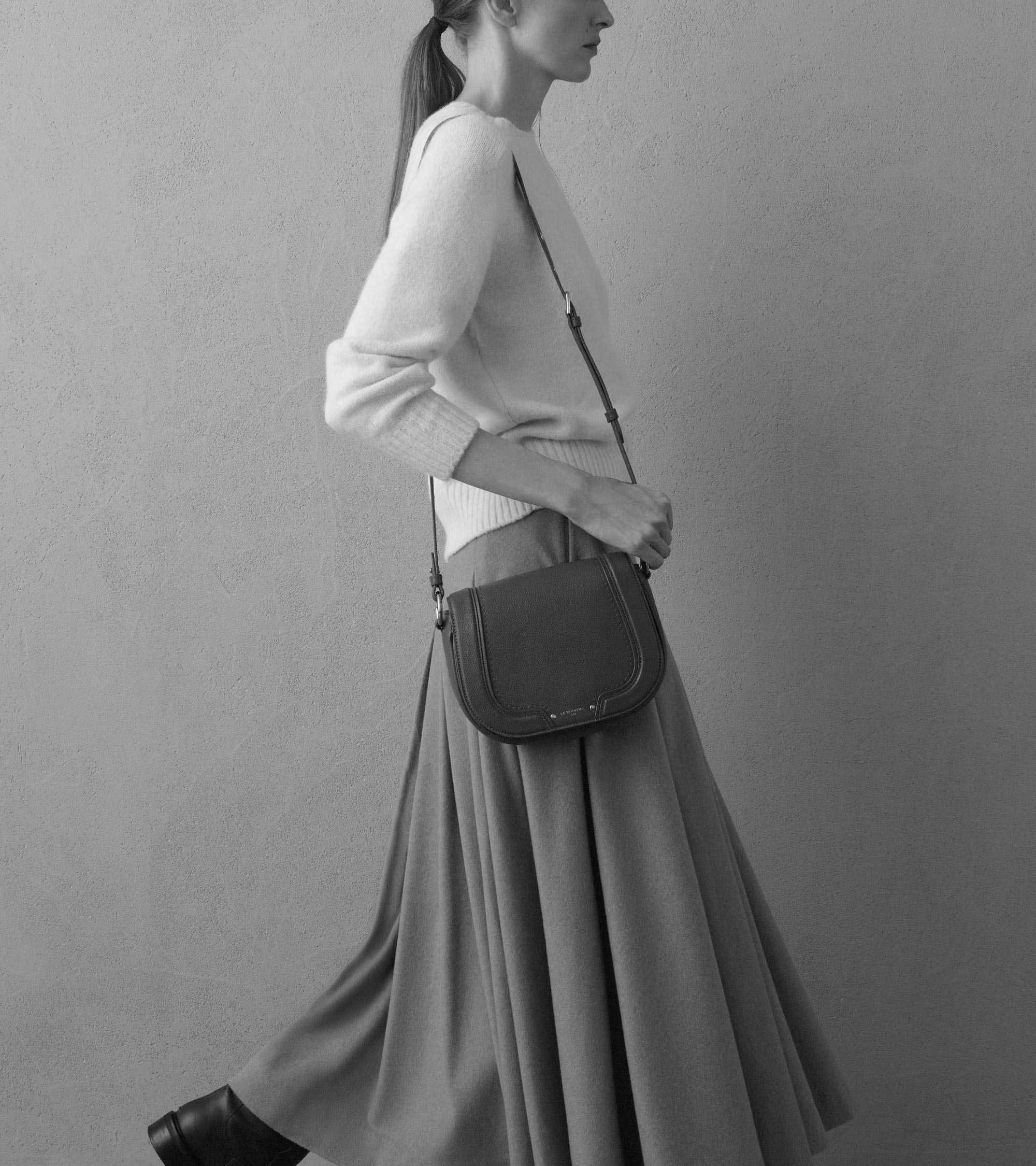 Sac bandoulière moyen modèle Ella en cuir grainé