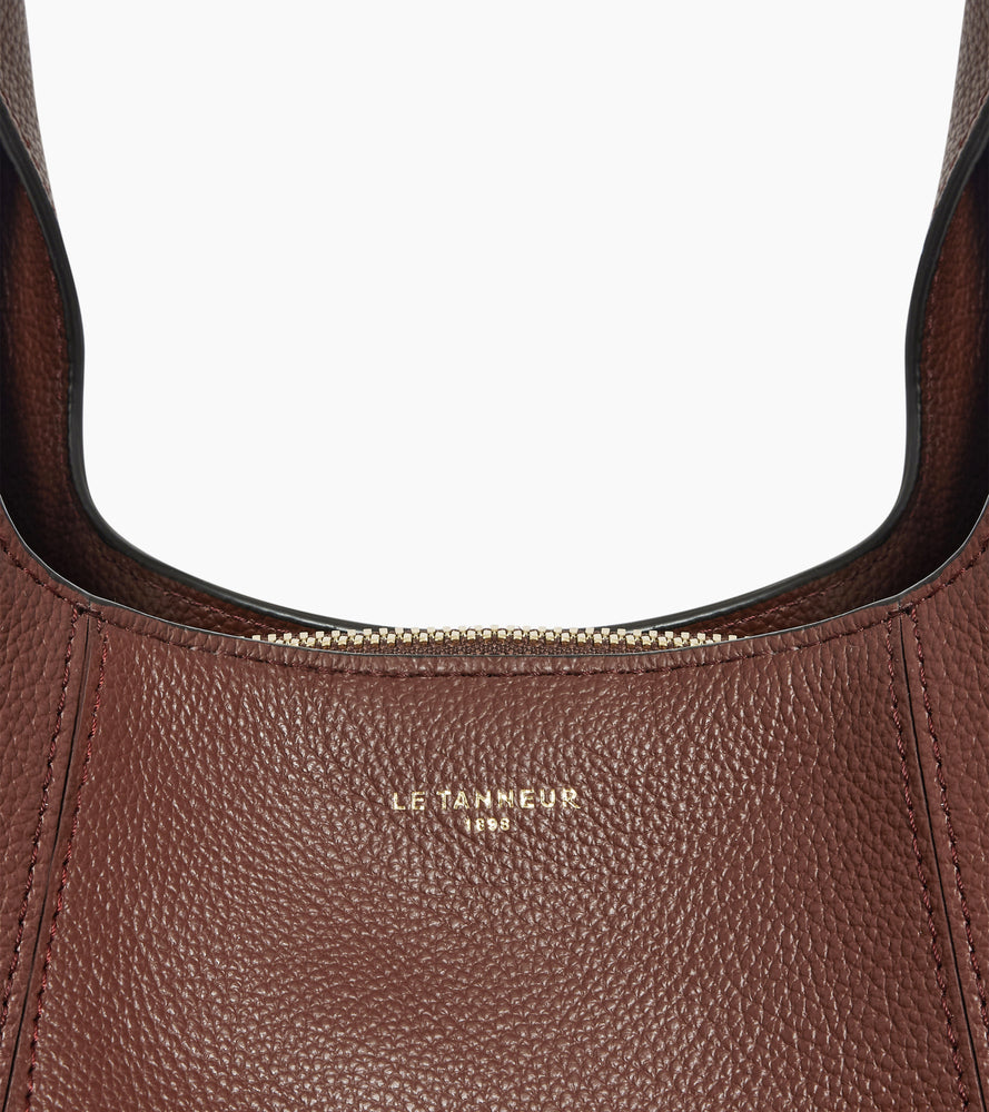 Mittelgroße Schultertasche Modell Juliette aus genarbtem Leder